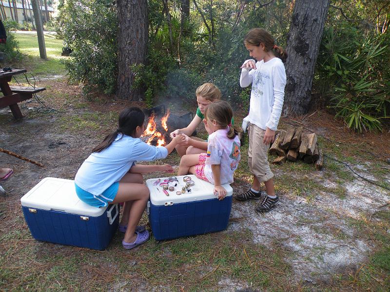 13-campsite.JPG - The kids enjoy the fire.