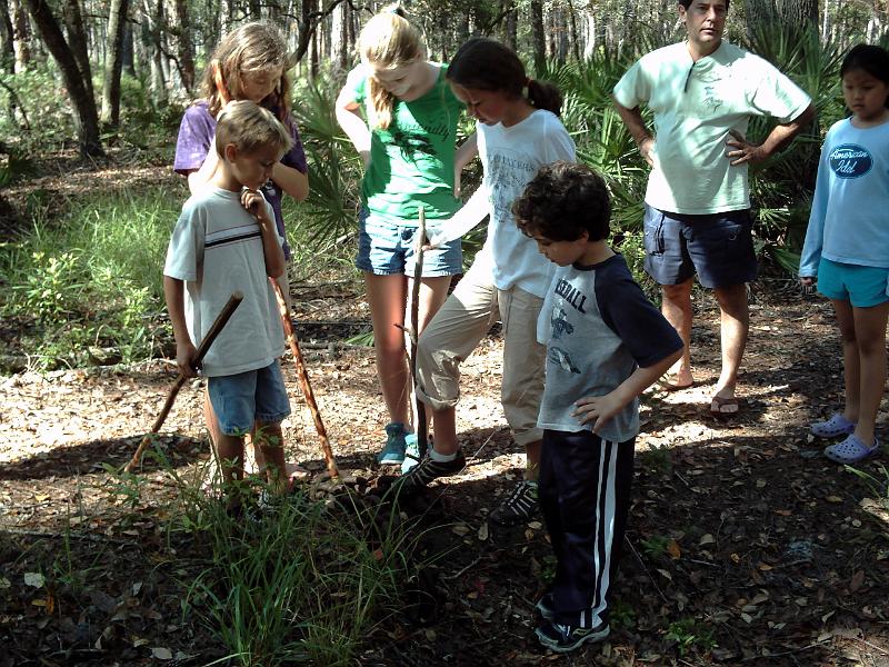 26-BillysIsland.JPG - The kids discover a piece of old logging chain.