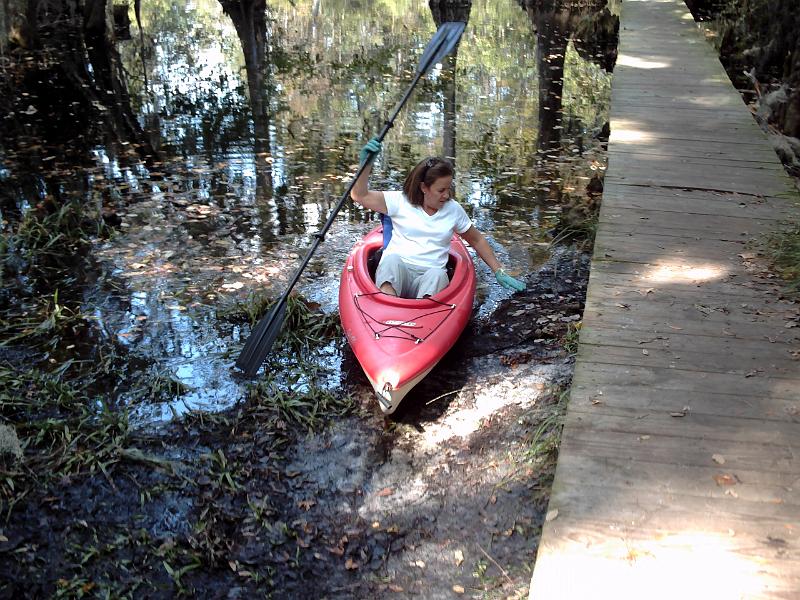 32-BillysIsland.JPG - Carolina launches her kayak.